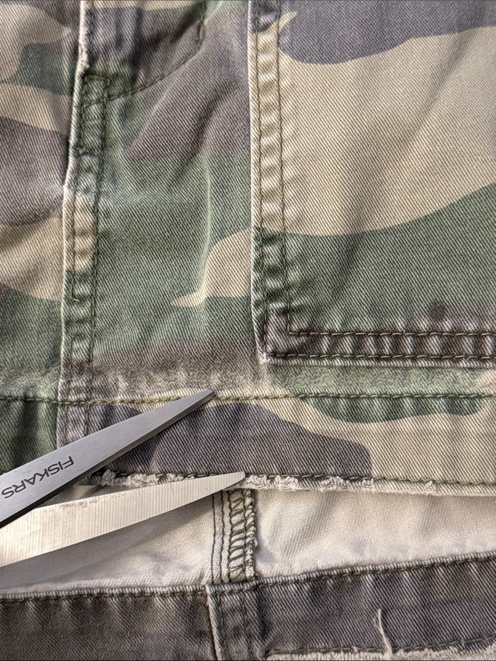 Abercrombie & Fitch Size 4 Y2K Camo Print Mini Skirt Army Brat Sexy 100% Cotton - Picture 10 of 16
